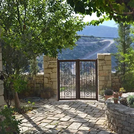 Holiday home Traditionelles Steinhaus In Friedlichem Bergdorf, Privatsphaere, Einzigartige Aesthetik Und Schoene Aussicht Fregkena